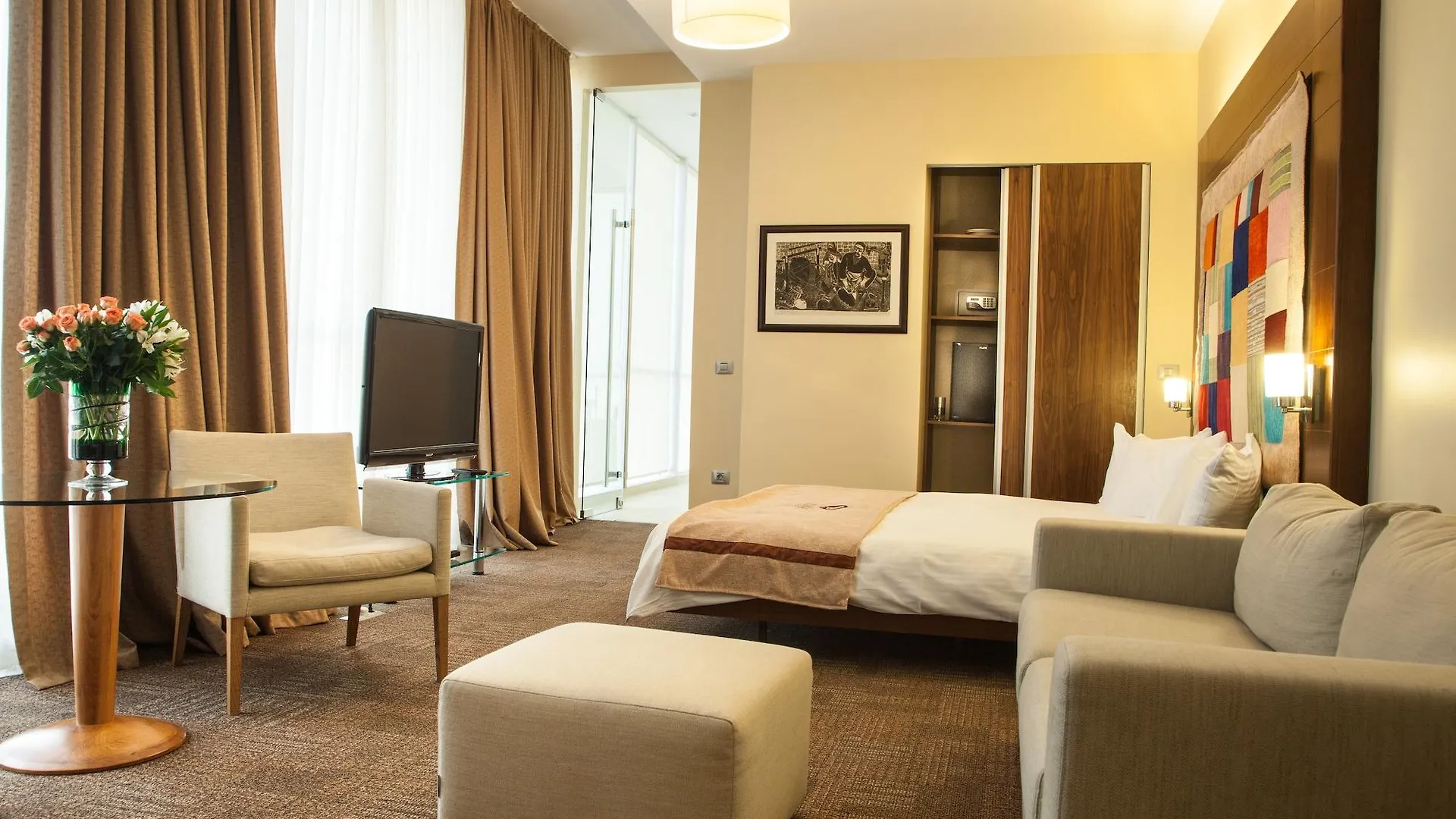 Landmark Hotel באקו
