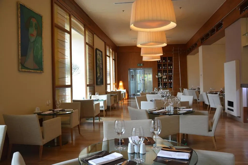 Landmark Hotel באקו