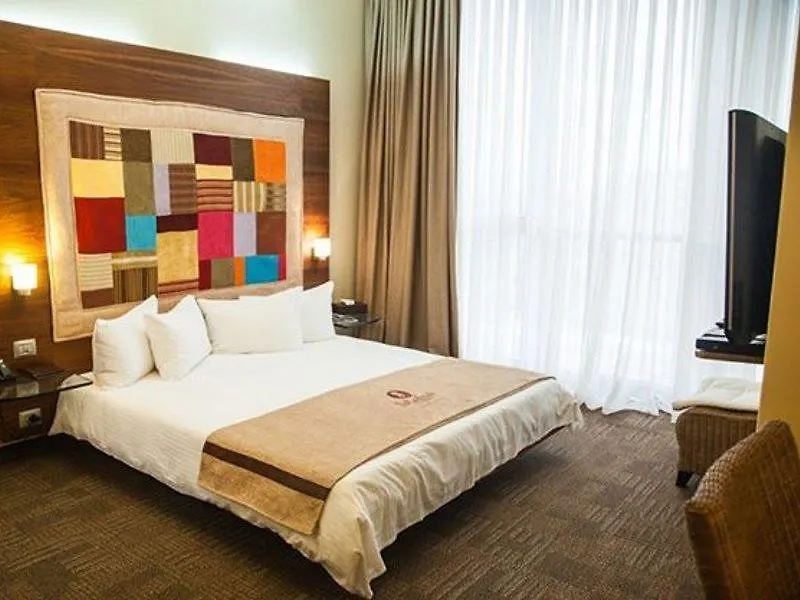 Landmark Hotel באקו